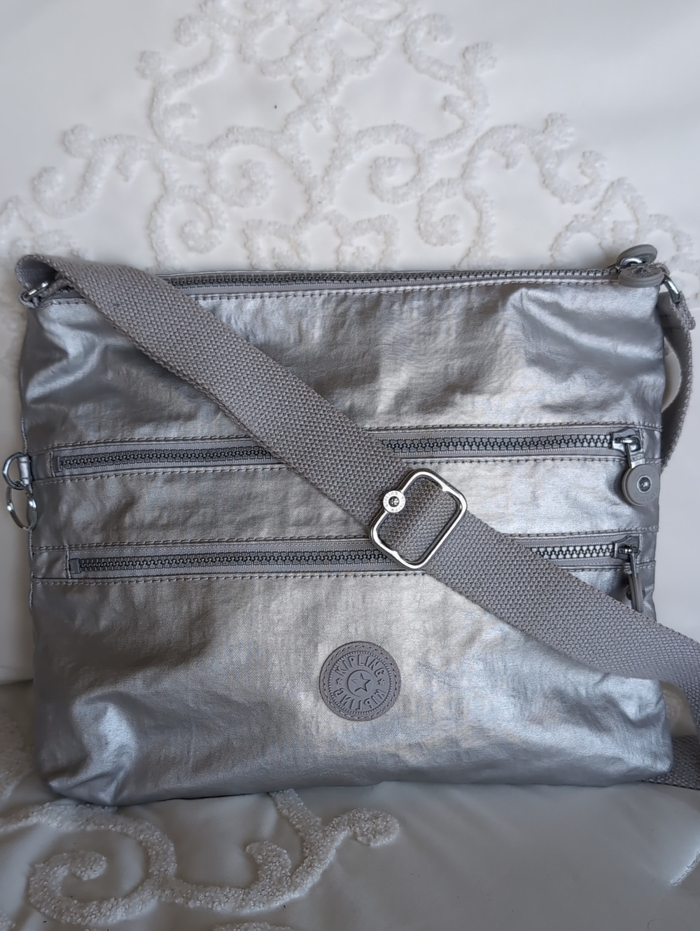 Kipling Alvar Silver Metallic🩶 Crossbody/Shoulder Travel  Bag